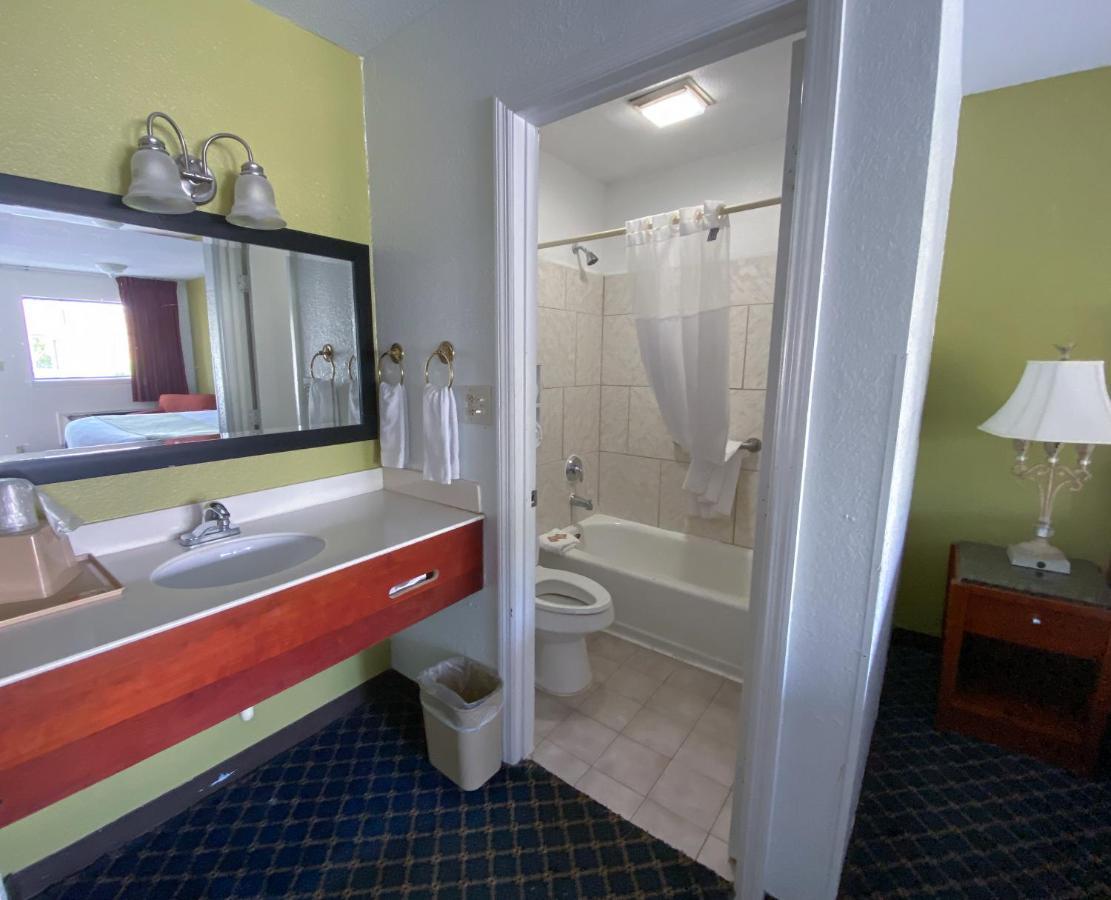 Royal Inn Richmond Hill- Savannah I-95 Экстерьер фото
